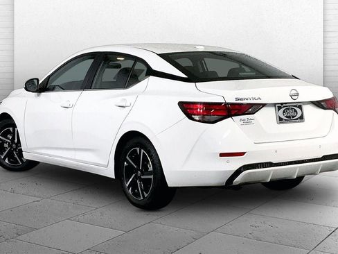 Used 2025 Nissan Sentra SV FWD image 11