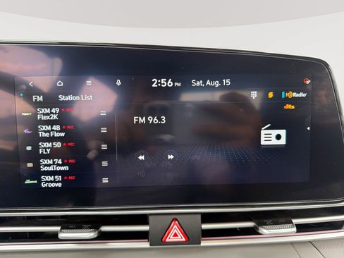 Used 2024 Hyundai Elantra SEL FWD image 12