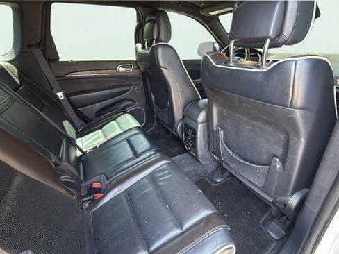 Used 2017 Jeep Grand Cherokee Overland w/ Jeep Active Safety Group AWD/4WD image 27