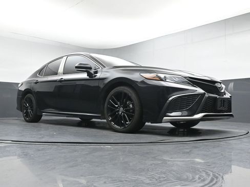 Used 2023 Toyota Camry XSE FWD image 33