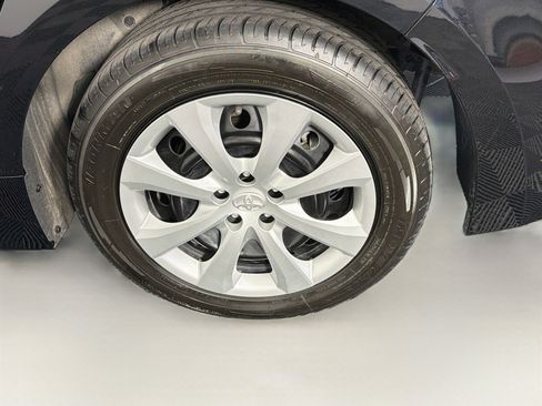 Used 2025 Toyota Corolla LE FWD image 11