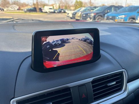 Used 2018 MAZDA MAZDA3 Touring image 22