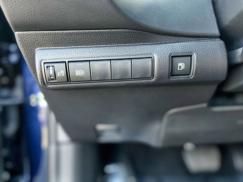Used 2025 Toyota Corolla LE FWD image 47