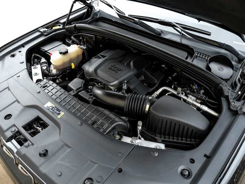 Used 2023 Jeep Grand Cherokee Overland w/ Luxury Tech Group IV image 50