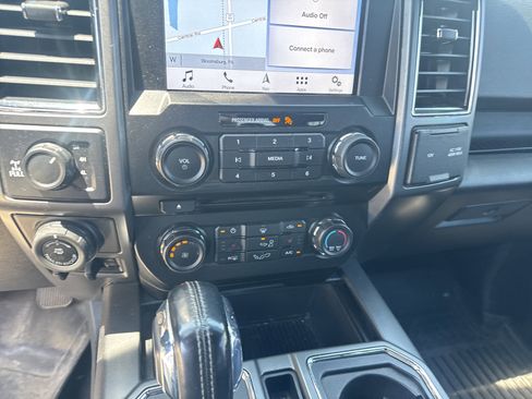 Used 2018 Ford F150 XLT w/ Equipment Group 302A Luxury AWD/4WD image 25