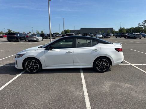 Used 2024 Nissan Sentra SR w/ SR Premium Package FWD image 11