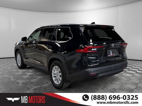 Used 2024 Toyota Grand Highlander AWD Hybrid image 8