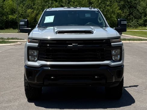 Used 2025 Chevrolet Silverado 2500 Custom w/ Custom Value Package AWD/4WD image 6