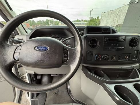 Used 2013 Ford E-250 and Econoline 250 Extended w/ Commercial Cargo Van Pkg RWD image 13