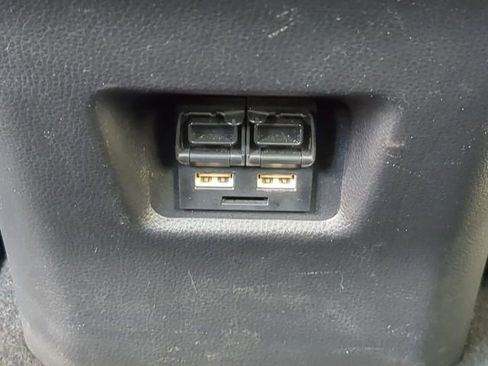 Used 2021 Toyota RAV4 XLE w/ Convenience Package FWD image 17