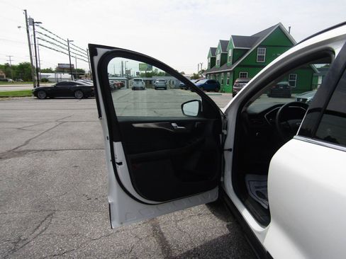 Used 2022 Ford Escape Titanium AWD/4WD image 11