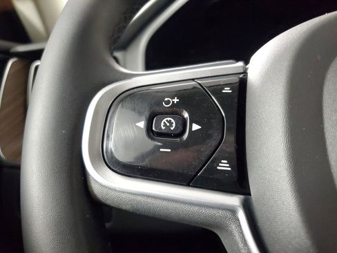 Certified 2023 Volvo XC60 B5 Plus w/ Protection Package Premier image 27