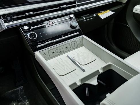 New 2025 Hyundai Santa Fe Calligraphy FWD image 16