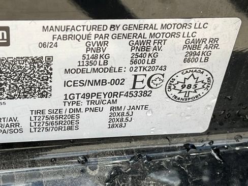 Used 2024 GMC Sierra 2500 AT4 w/ Technology Package AWD/4WD image 36