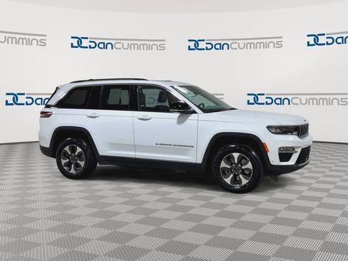 Used 2022 Jeep Grand Cherokee Limited 4xe w/ Luxury Tech Group II AWD/4WD image 9