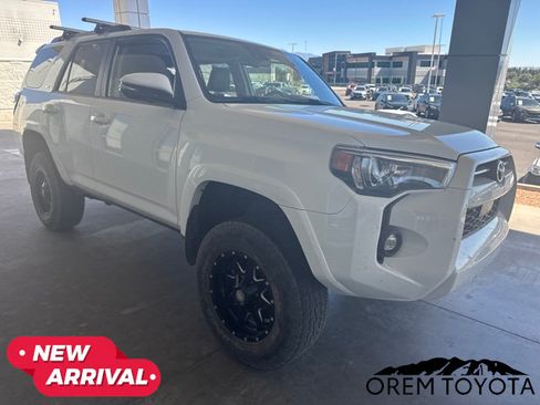 Used 2023 Toyota 4Runner SR5 Premium w/ Moonroof Package AWD/4WD image 16