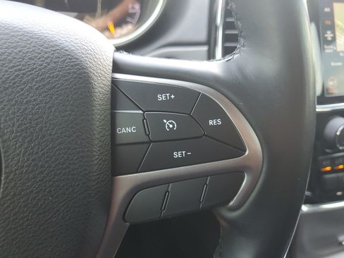Used 2021 Jeep Grand Cherokee Laredo X RWD image 17