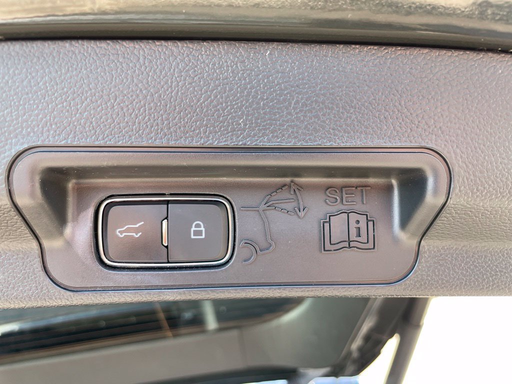 Used 2023 Ford Explorer XLT w/ Equipment Group 202A AWD/4WD image 30