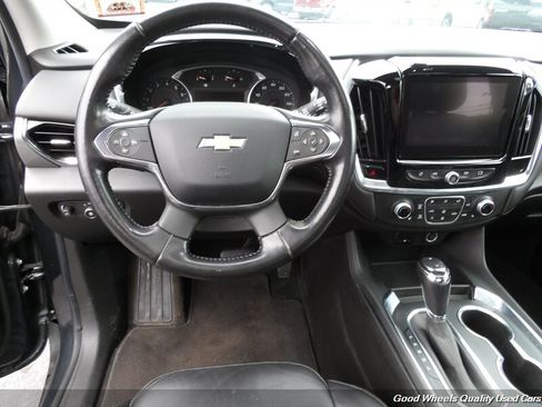Used 2019 Chevrolet Traverse LT w/ LT Premium Package AWD/4WD image 16