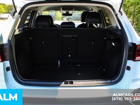 Used 2024 Volkswagen Taos SE FWD image 21
