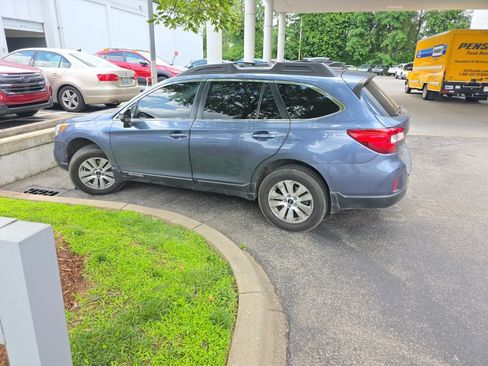 Used 2017 Subaru Outback 2.5i Premium AWD/4WD image 9
