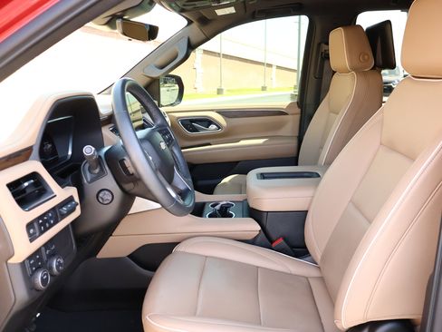 Used 2023 Chevrolet Tahoe Premier AWD/4WD image 12
