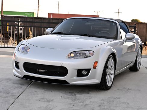 Used 2007 MAZDA MX-5 Miata Touring w/ Suspension Pkg image 3