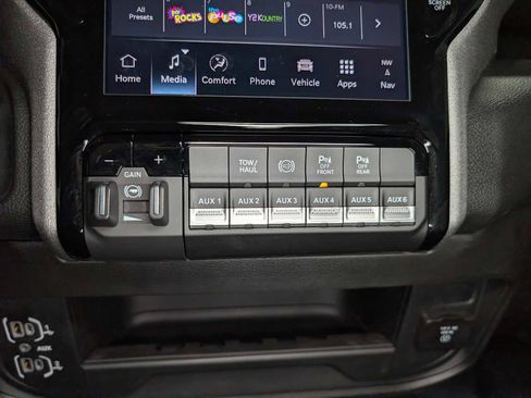 Used 2025 RAM 2500 Tradesman AWD/4WD image 32