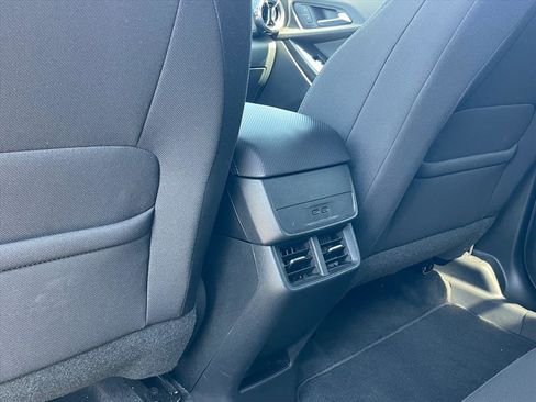 Used 2026 Chevrolet Equinox LT FWD image 23