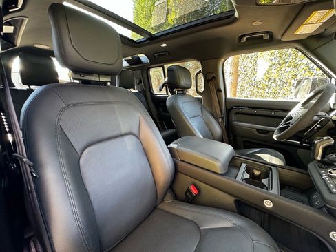 Used 2024 Land Rover Defender 110 V8 image 26