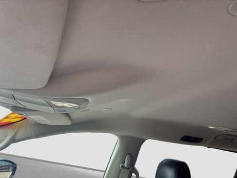 Used 2024 Chrysler Pacifica Touring-L FWD image 12