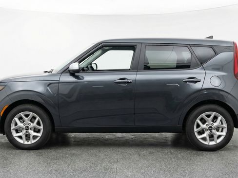 Used 2025 Kia Soul LX w/ LX Technology Package FWD image 5
