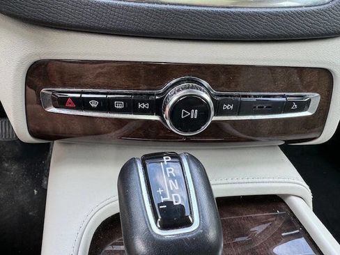 Used 2016 Volvo XC90 T6 Momentum w/ Momentum Plus Package image 55