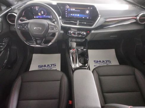 Used 2024 Chevrolet Trax RS w/ Sunroof Package image 56