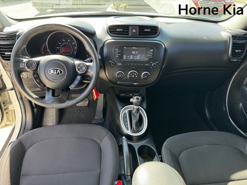 Used 2018 Kia Soul Base image 14