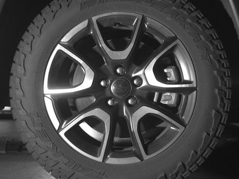 Used 2025 Jeep Compass Trailhawk image 13