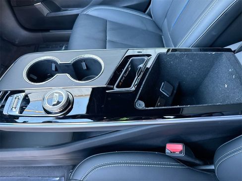 Used 2025 Cadillac Lyriq Sport image 24