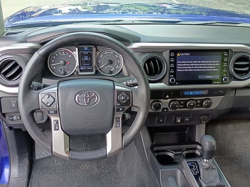 Used 2023 Toyota Tacoma SR5 AWD/4WD image 12