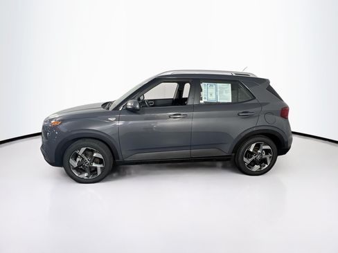 Used 2023 Hyundai Venue SEL w/ Cargo Package FWD image 8