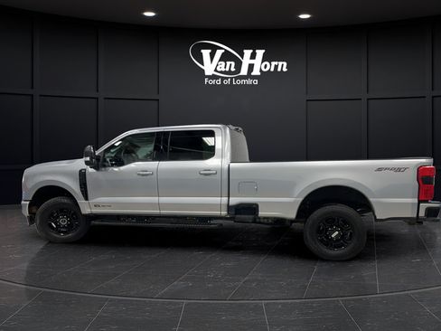 Used 2023 Ford F250 XLT w/ XLT Premium Package AWD/4WD image 4