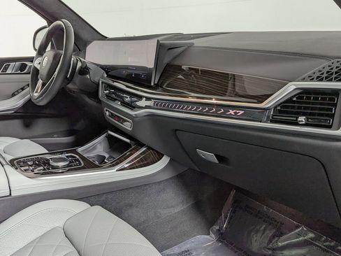 Certified 2023 BMW X7 xDrive40i image 39