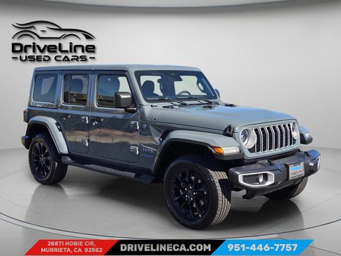 Used 2025 Jeep Wrangler Unlimited Sahara AWD/4WD image 9