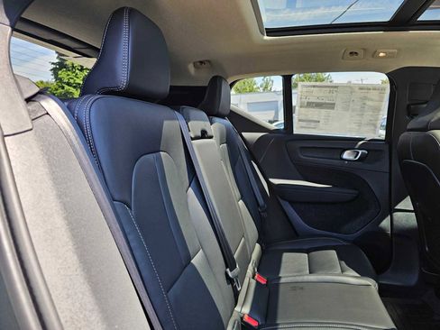 Certified 2024 Volvo XC40 B5 Ultimate w/ Protection Package Premier AWD/4WD image 14
