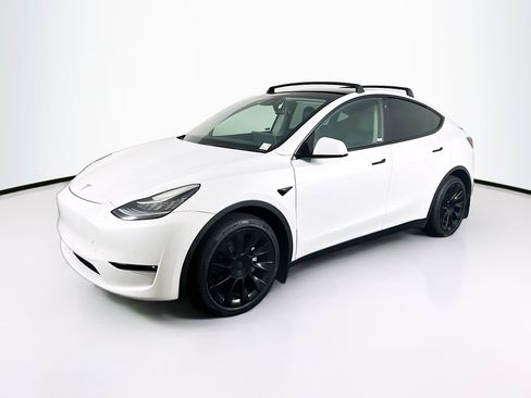 Used 2022 Tesla Model Y Long Range AWD/4WD image 3