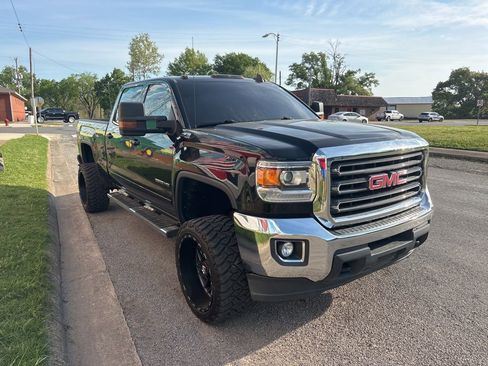 Used 2018 GMC Sierra 2500 SLE w/ HD SLE Preferred Plus Package image 8