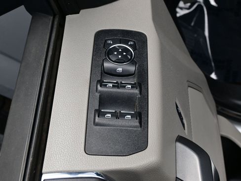 Used 2019 Ford F150 XLT image 10