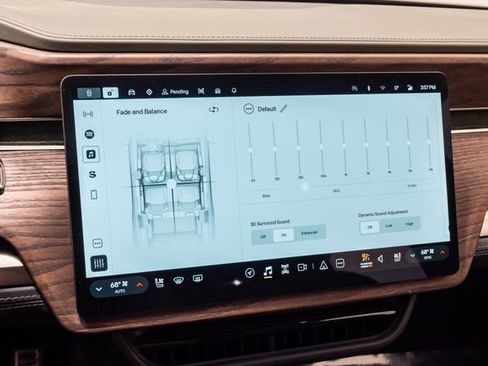 Used 2023 Rivian R1S Launch Edition AWD/4WD image 22
