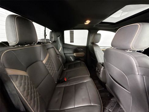 Used 2023 GMC Canyon Denali image 44