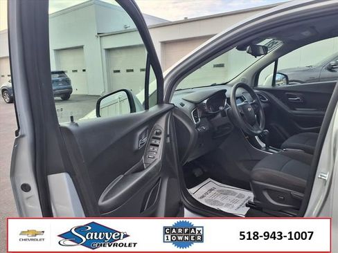 Used 2022 Chevrolet Trax LS w/ Tint and Cruise Package image 14