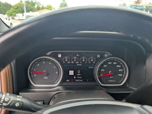 Used 2022 Chevrolet Silverado 1500 High Country w/ Technology Package AWD/4WD image 21